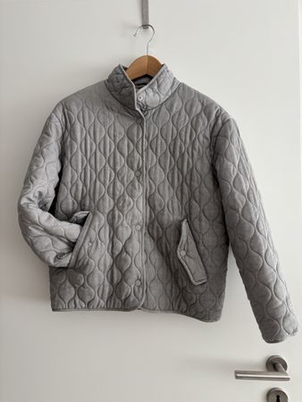Zara Steppjacke, neuwertig , Grösse 156, Grau