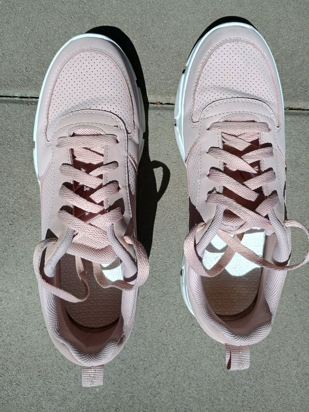 Scarpe da uomo: Turnschuhe Sneaker Grösse 38 – Usato da Mörel venduto da tasie