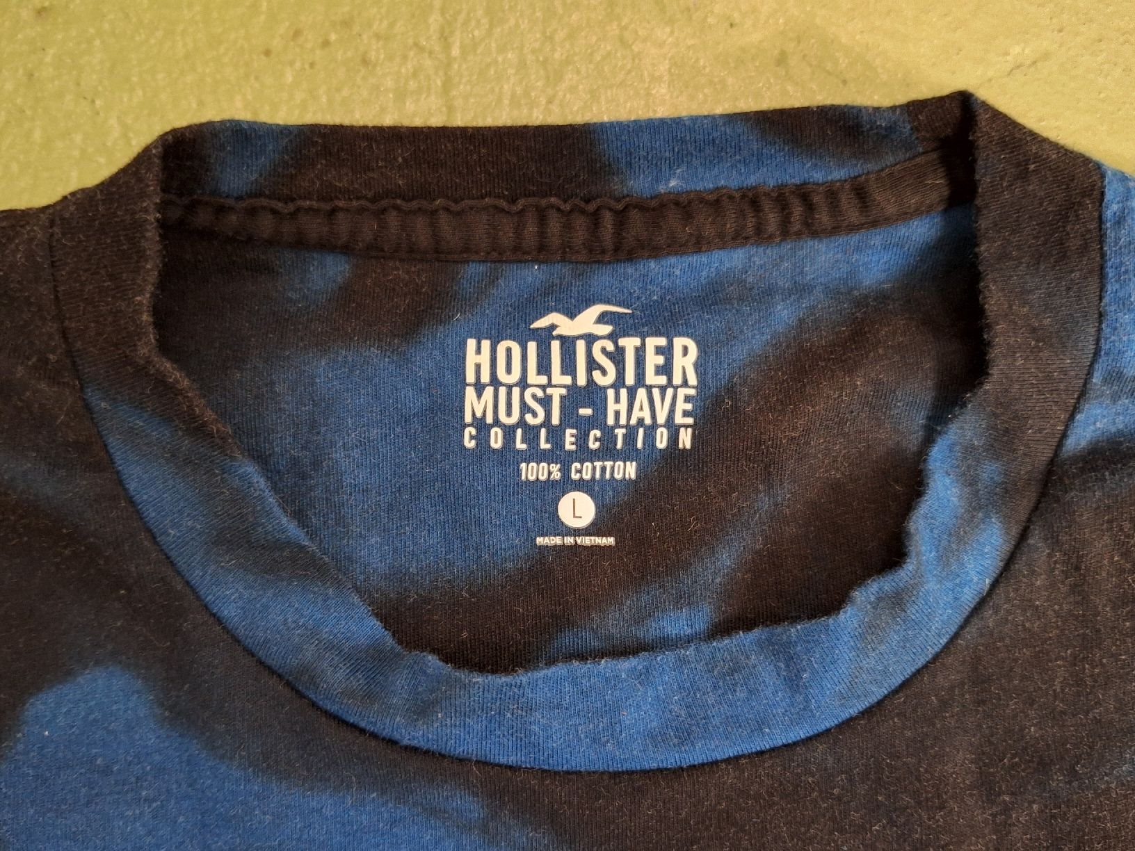 Hollister T-shirt: Hollister T'shirt – Nuovo (secondo la descrizione) da Niederglatt ZH venduto da Bobsli 2