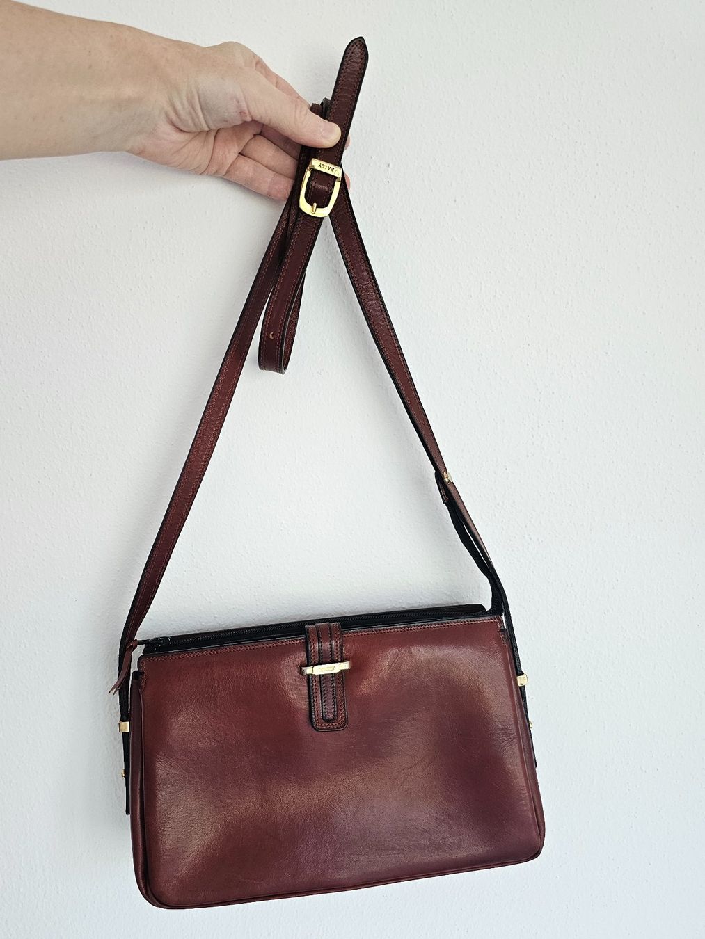 Bally Borse da donna: Bally Leather Crossbody / Shoulder Bag – Usato da Origlio venduto da ann_q6qv 9