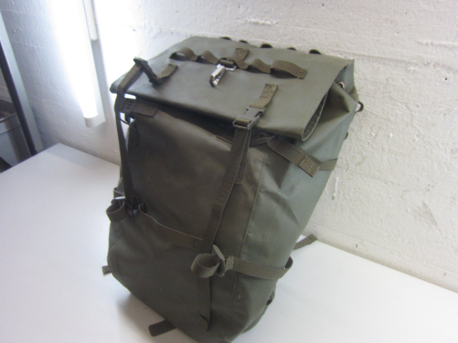 Schweizer Armee Rucksäcke: Kampfrucksack der schweizer Armee 1993 – Gebraucht aus Kilchberg ZH von Cuculus1 2