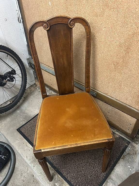 Chaises: Antiker Stuhl mit Stoffbezug – D'occasion à Au ZH par mar_pz57 1