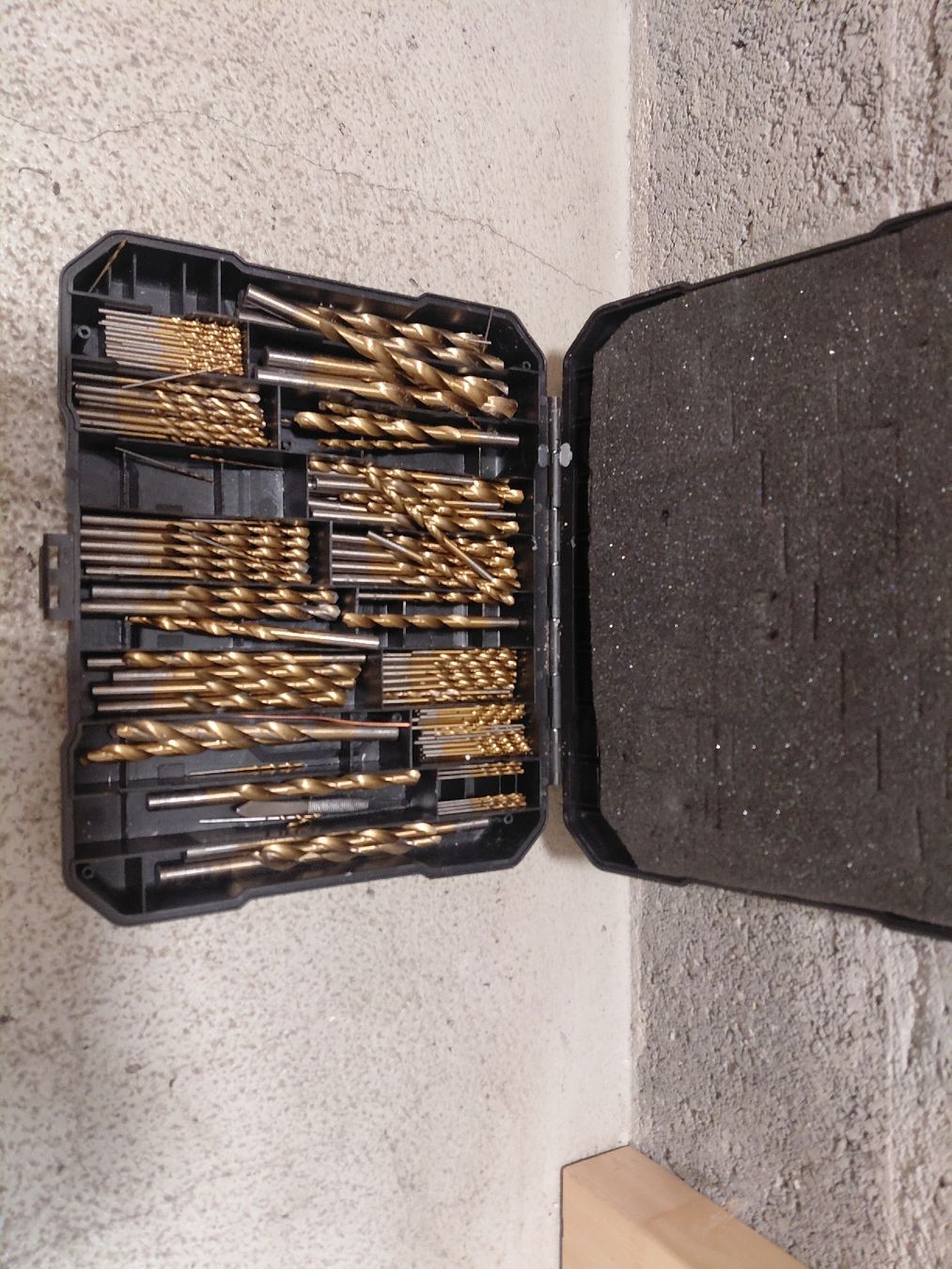 Tous les outils: Naters- BERGLAND Titanium Bohrersatz circa 230 pezzi 60233 – Neuf (Voir description) à Naters par car_gl8z 2
