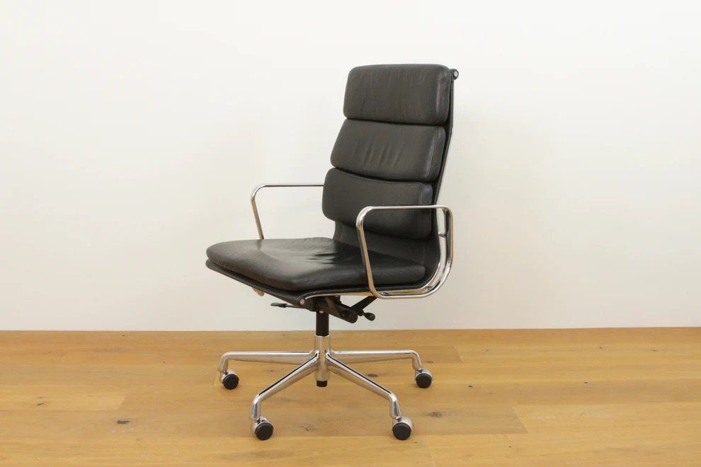 Sedie a rotelle: Vitra Eames EA 219 Soft Pad Leder schwarz – Usato da Affoltern am Albis venduto da Zapro 1