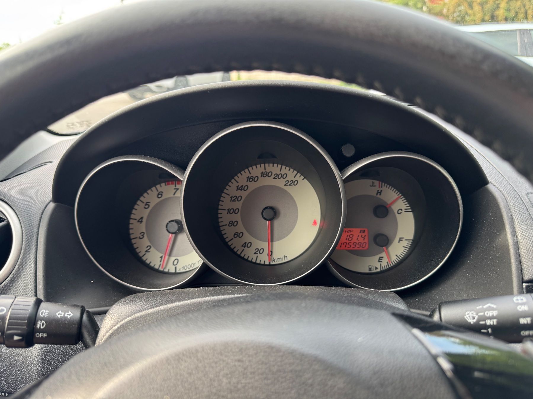 Mazda Autos: Mazda 3 1.6 Hatschback benzin – D'occasion à Thun par val_8b9d 7