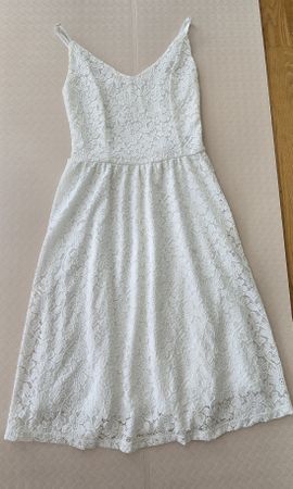 Sommerkleid ONLY Spitze Blumenmuster weiss Grösse XS