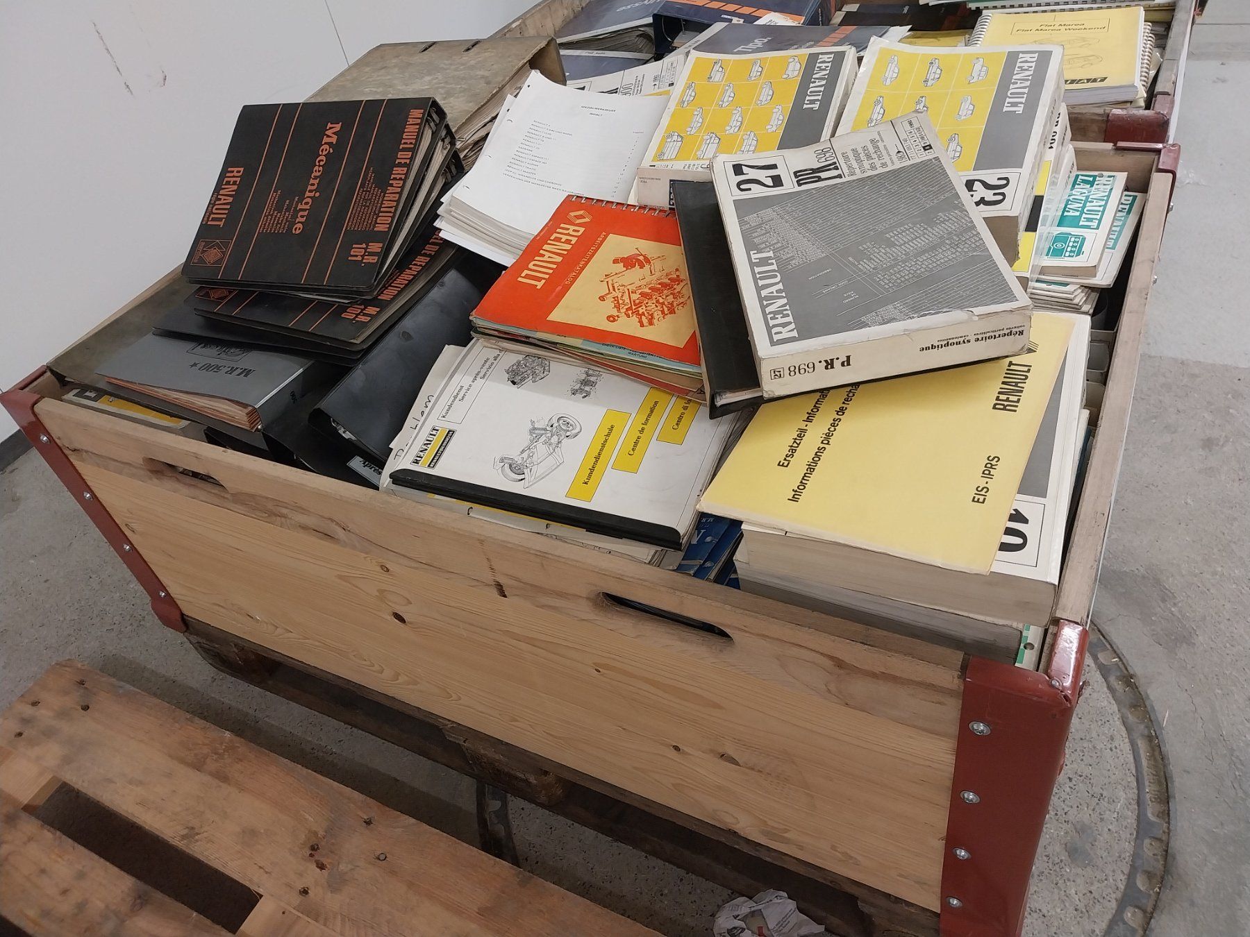 Renault Dokumente: Renault Werkstatthandbücher riesiges Konvolut – Gebraucht aus Weingarten-Kalth von Bettelbruenneli 1