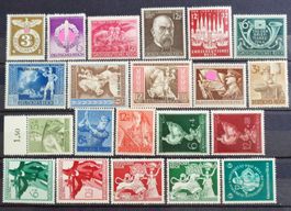 DEUTSCHES REICH: Ein Lot Postfrische ** aus 1942–1945