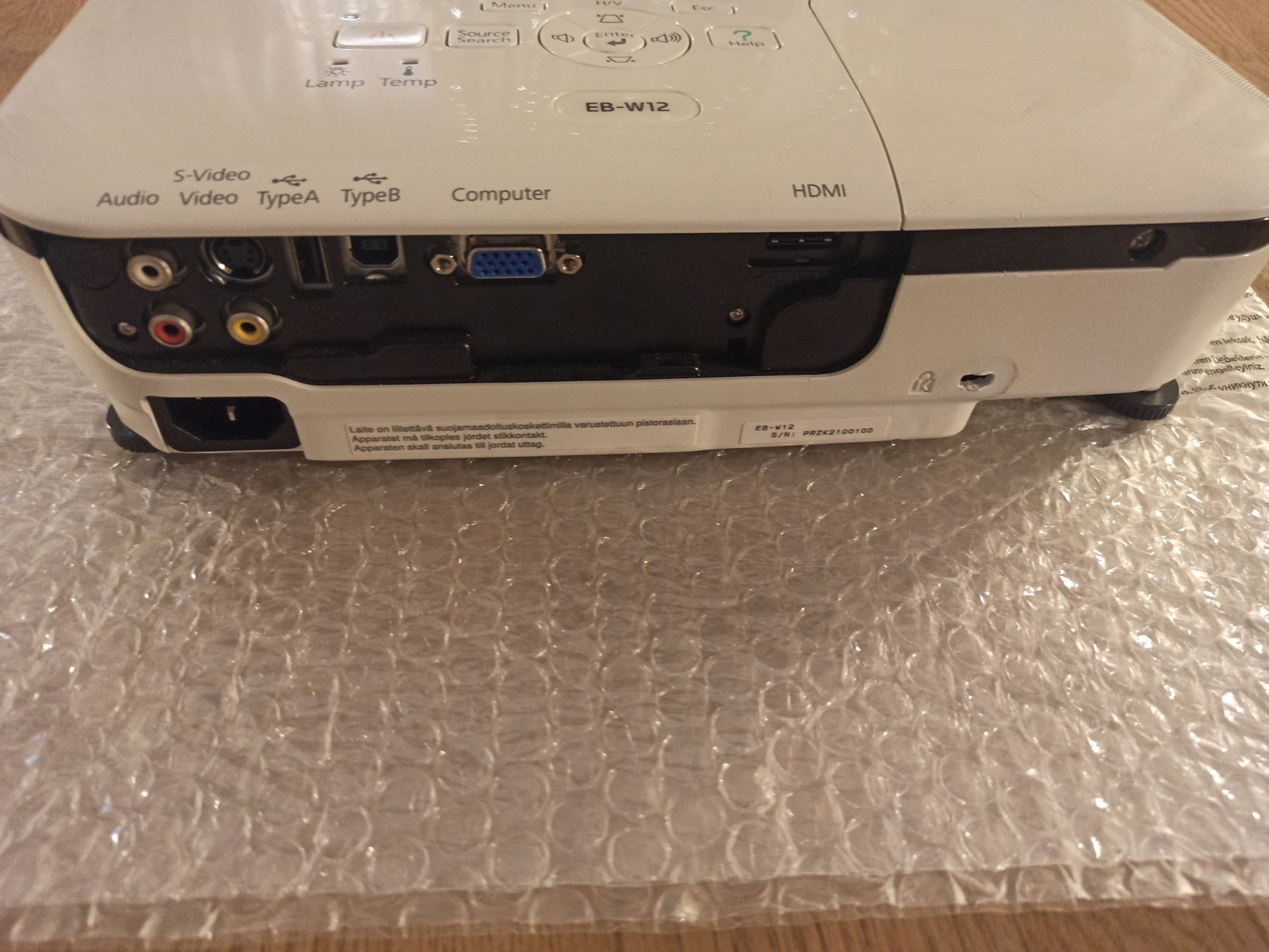 Epson Videoprojektoren: Beamer Epson EB-W12 mit Fernbedienung – Defekt aus Oberweningen von mar_87mx 5