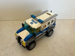 Lego camionnette police provenant du set 60140 (incomplète)