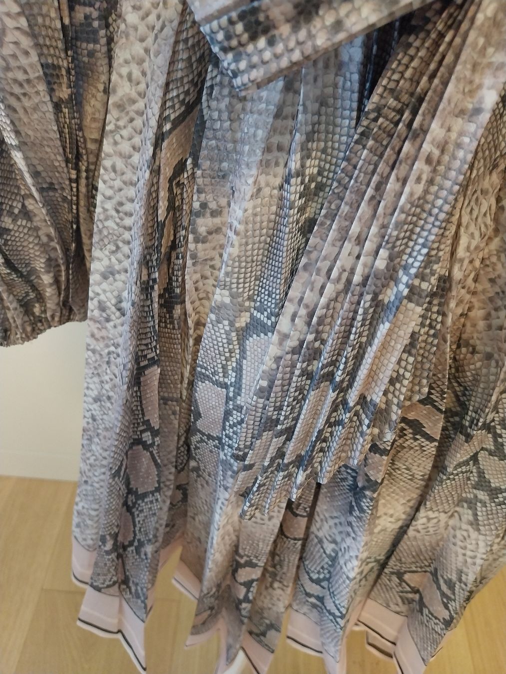 Zimmermann Vestiti: Zimmermann Kleid Schlangenmuster Gr. 1(neu!) – Nuovo (secondo la descrizione) da Oberwil BL venduto da A.Mohler 3