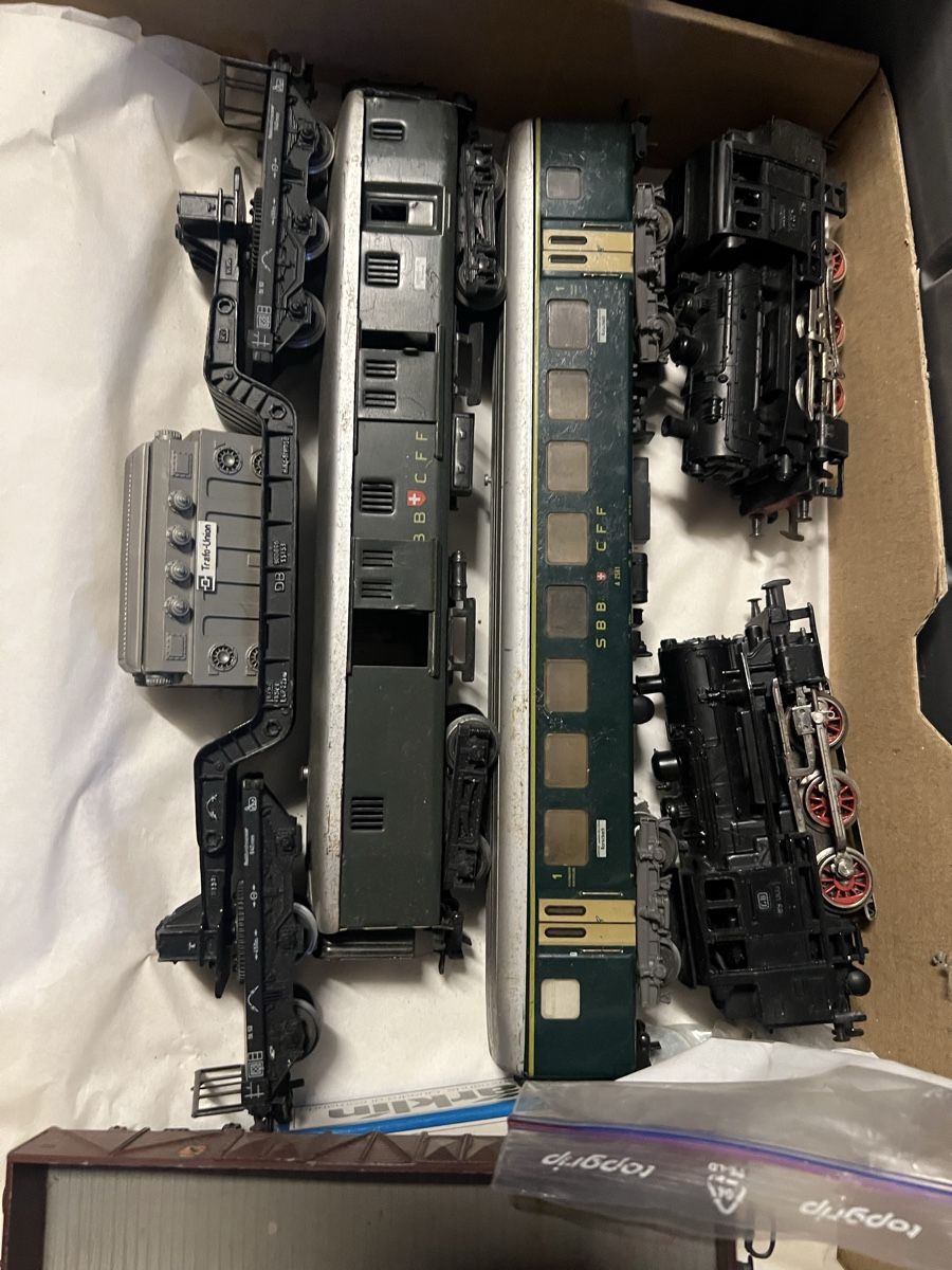 Märklin Modelleisenbahnen: Marklin Eisenbahn Zubehör Loks Konvolut – Gebraucht aus Dittingen von Bellevista 3