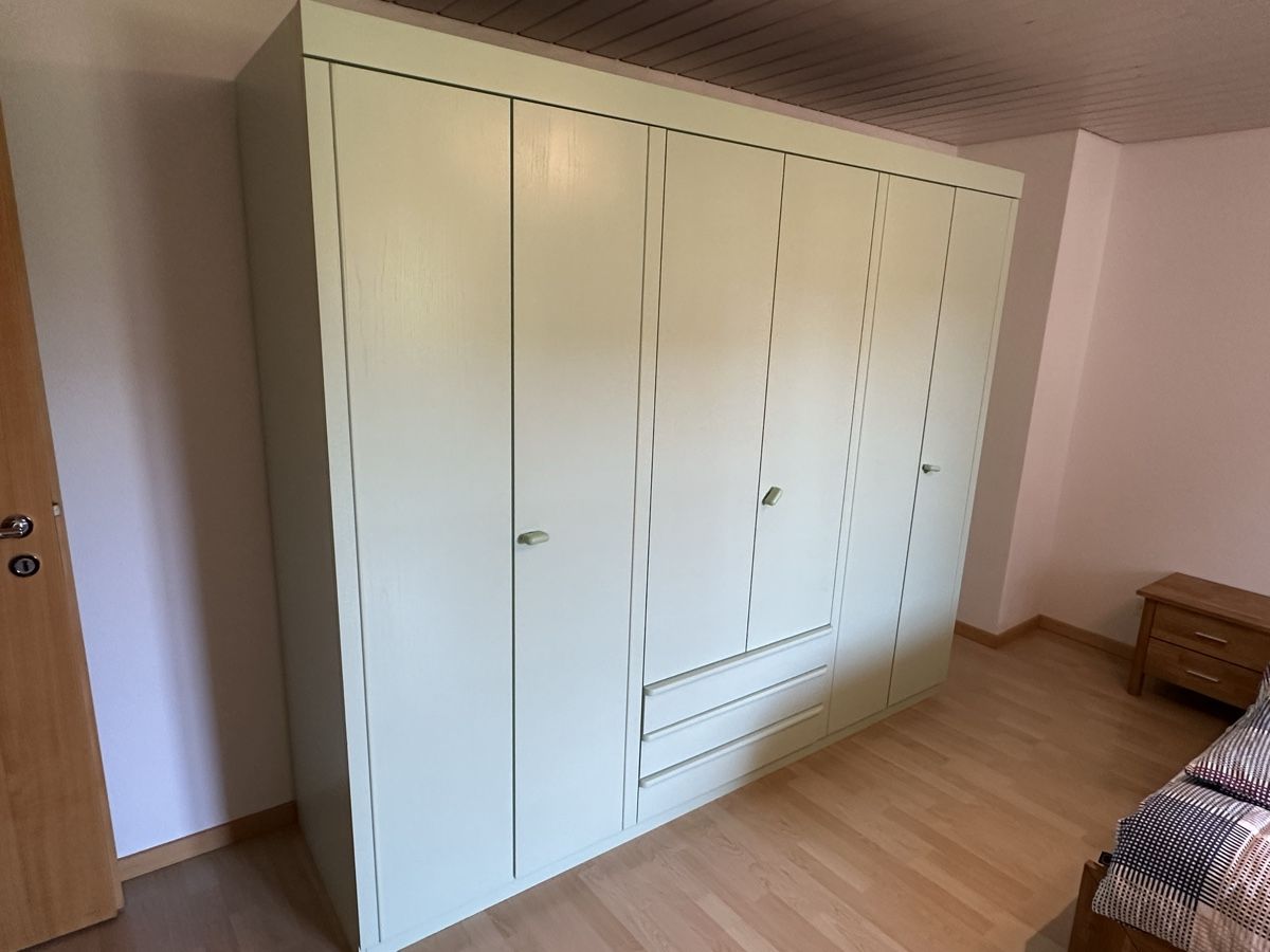 Armadi: Stabiler Holz Kleiderschrank mintgrün – Usato da Rafz venduto da Dilifledermaus