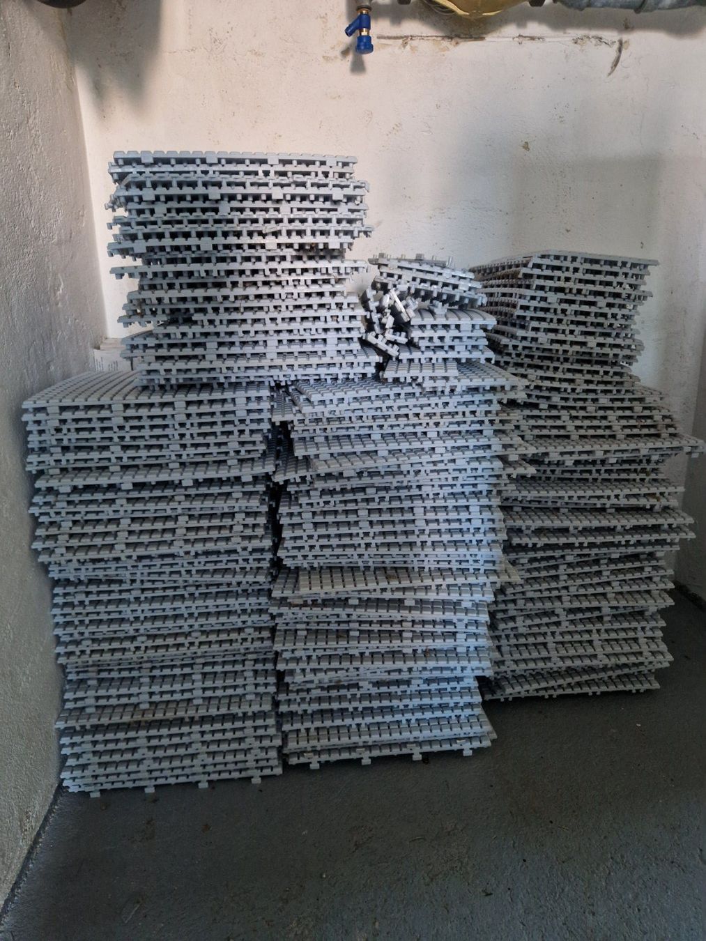 Revêtements de sol: Kunststoff-Klickfliesen / Bodenplatten 14 m2 – D'occasion à Ostermundigen par Wingels 3