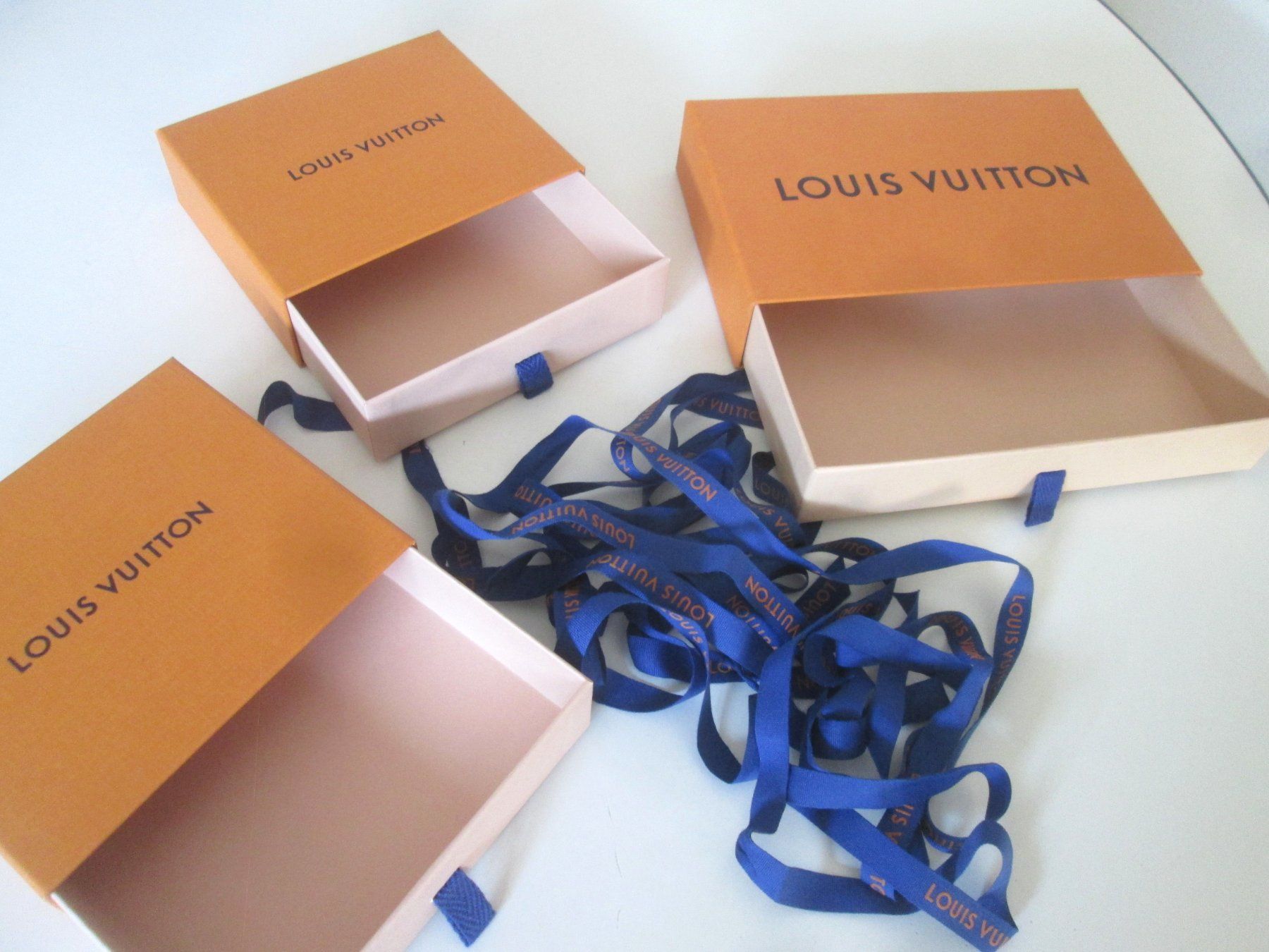 Louis Vuitton Altro in Decorazioni & Accessori: 3 Louis Vuitton Schachteln – Usato da Sementina venduto da babucia 1