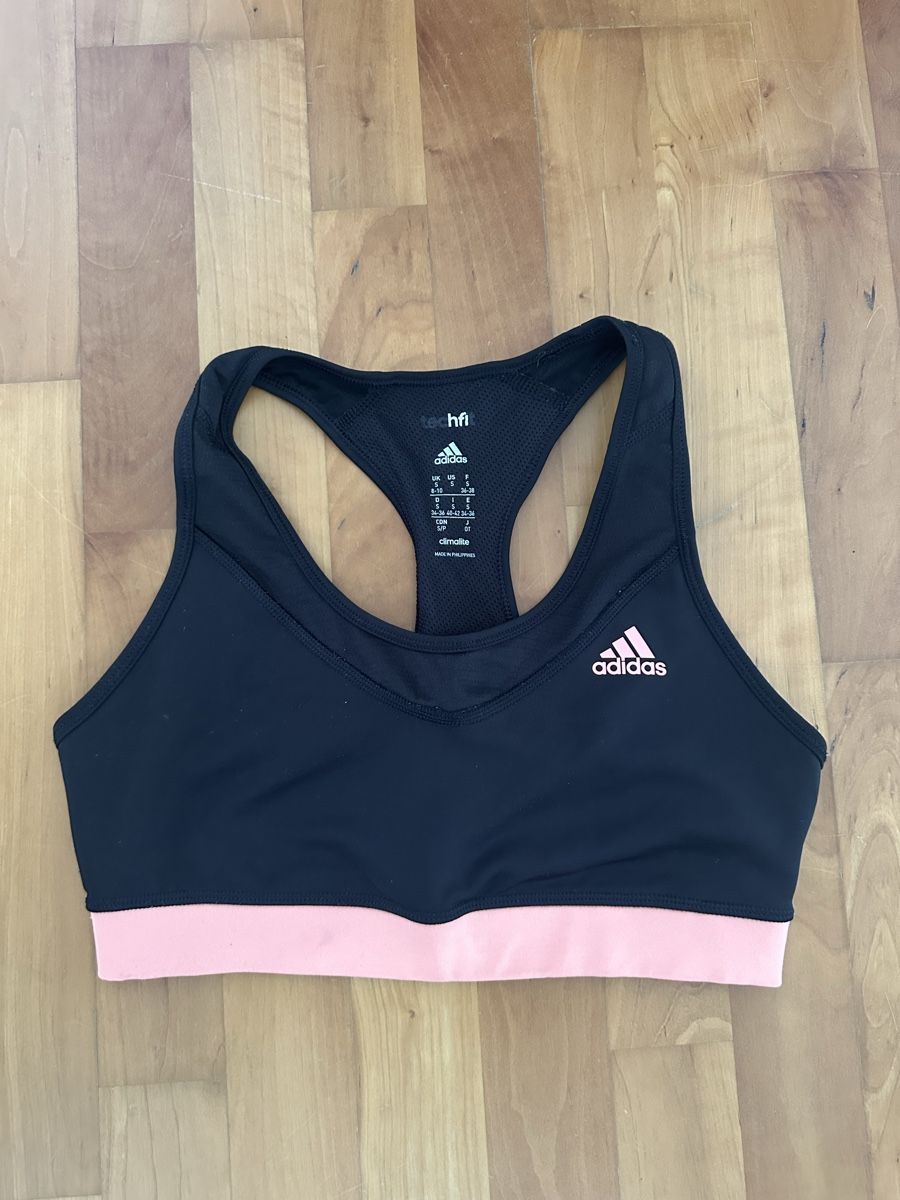 Adidas Tops: Sportbh – Gebraucht aus Romanshorn von ila_2nzf