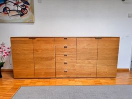 Elegante Kommode aus massiver Eiche