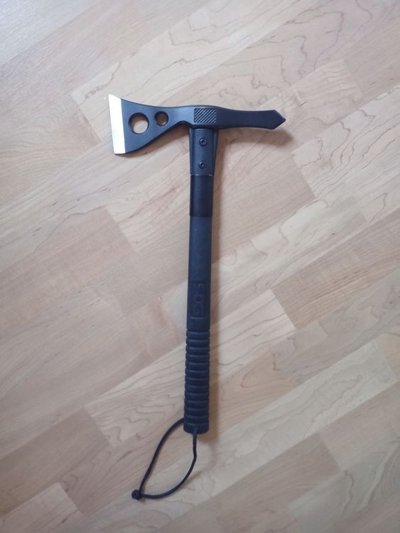 Tomahawk manche paracorde avec housse - Fox Outdoor
