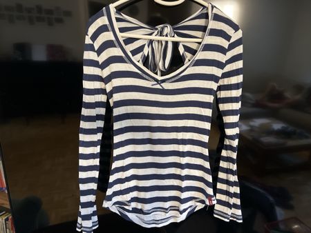 Spezielles Shirt blau/weiss G. XS/S