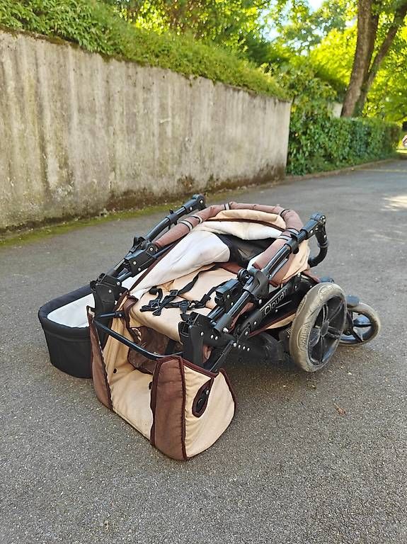 Poussette: TriBeCe Cloud Kinderwagen (braun/beige) – D'occasion à Steinhausen par mas_cm97 2
