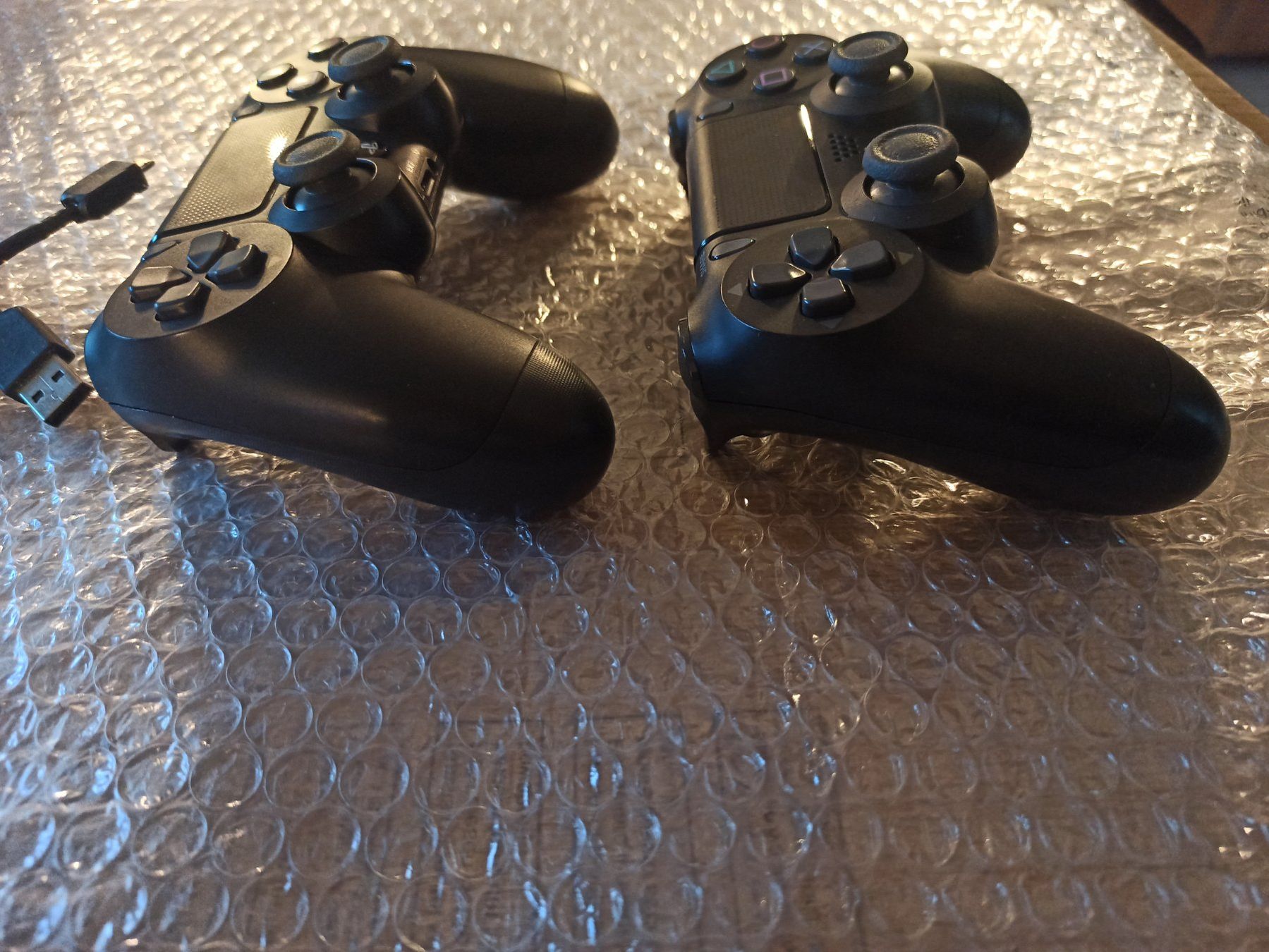 Controller: 2 x Original Controller Sony PS4 Wireless DualShock 4 V2 TOP – Usato da Oberweningen venduto da mar_87mx 2