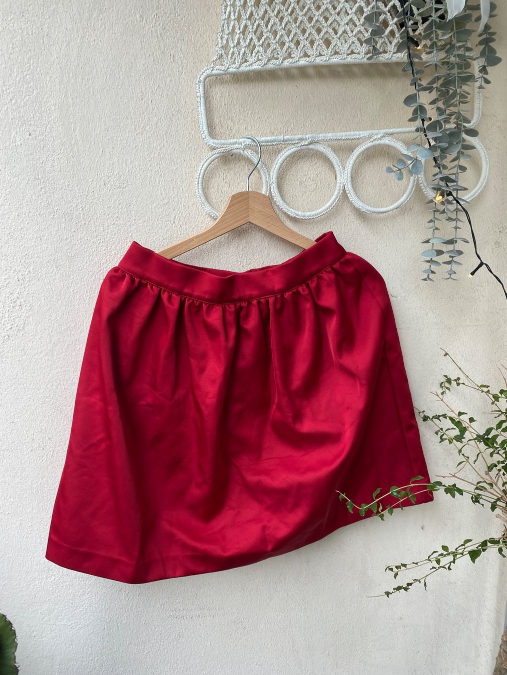 H&M Gonne: Jupe H&M rouge taille 38 état neuf – Usato da Genève venduto da lejardindesvetements