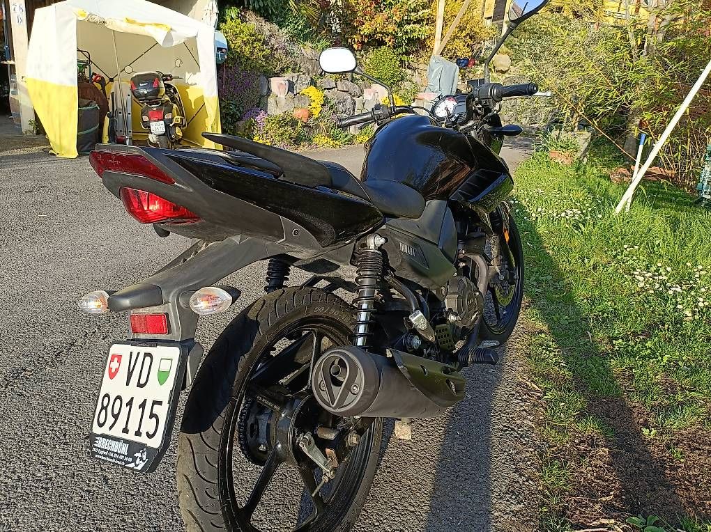 Strasse: Yamaha YS 125 UBS – Gebraucht aus Chamby von Leane1 1