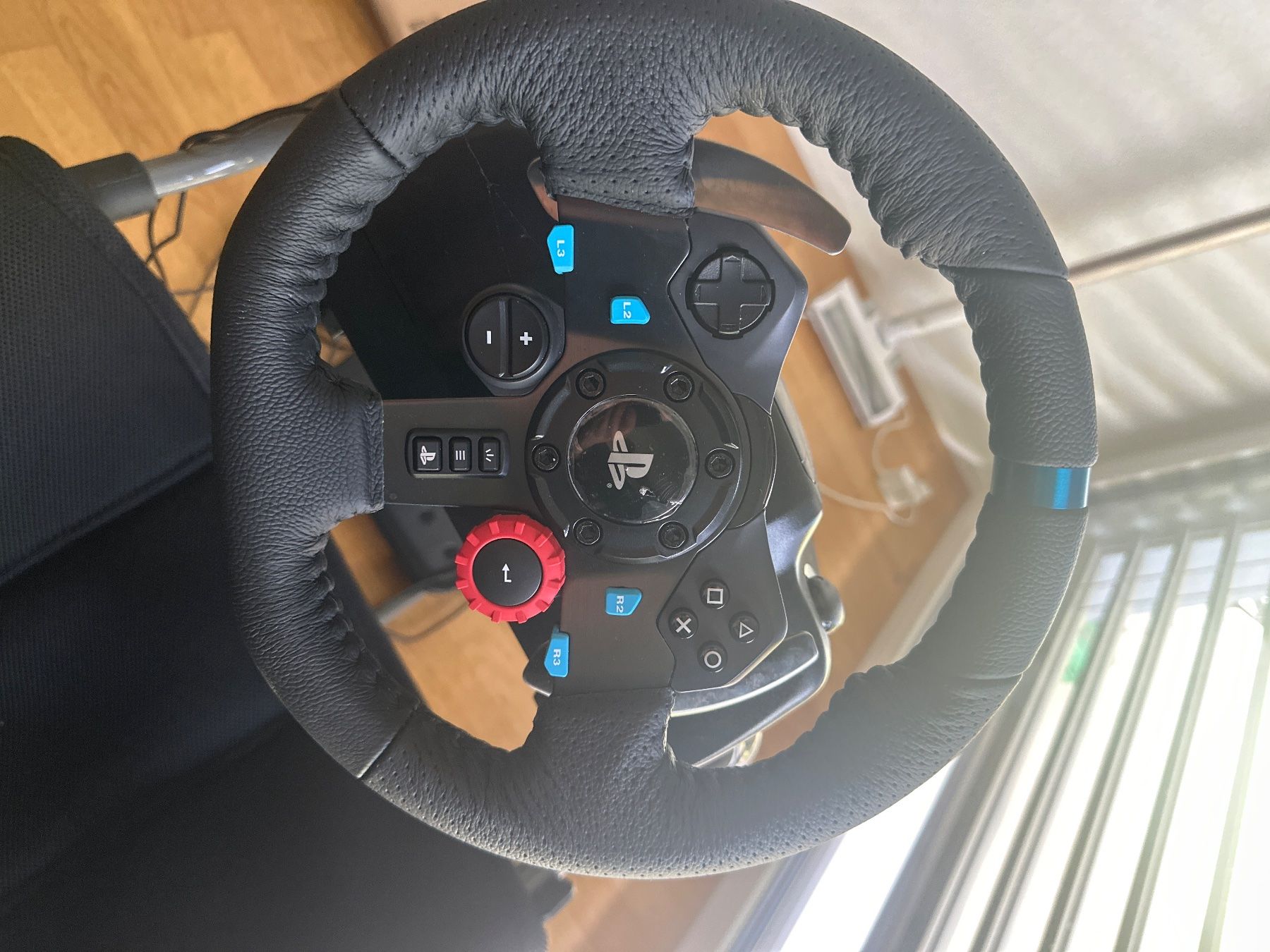 Sedie: Logitech Playseat mit Lenkrad und Pedale Schnäppchen – Usato da Grenchen venduto da joe_pjd6 7