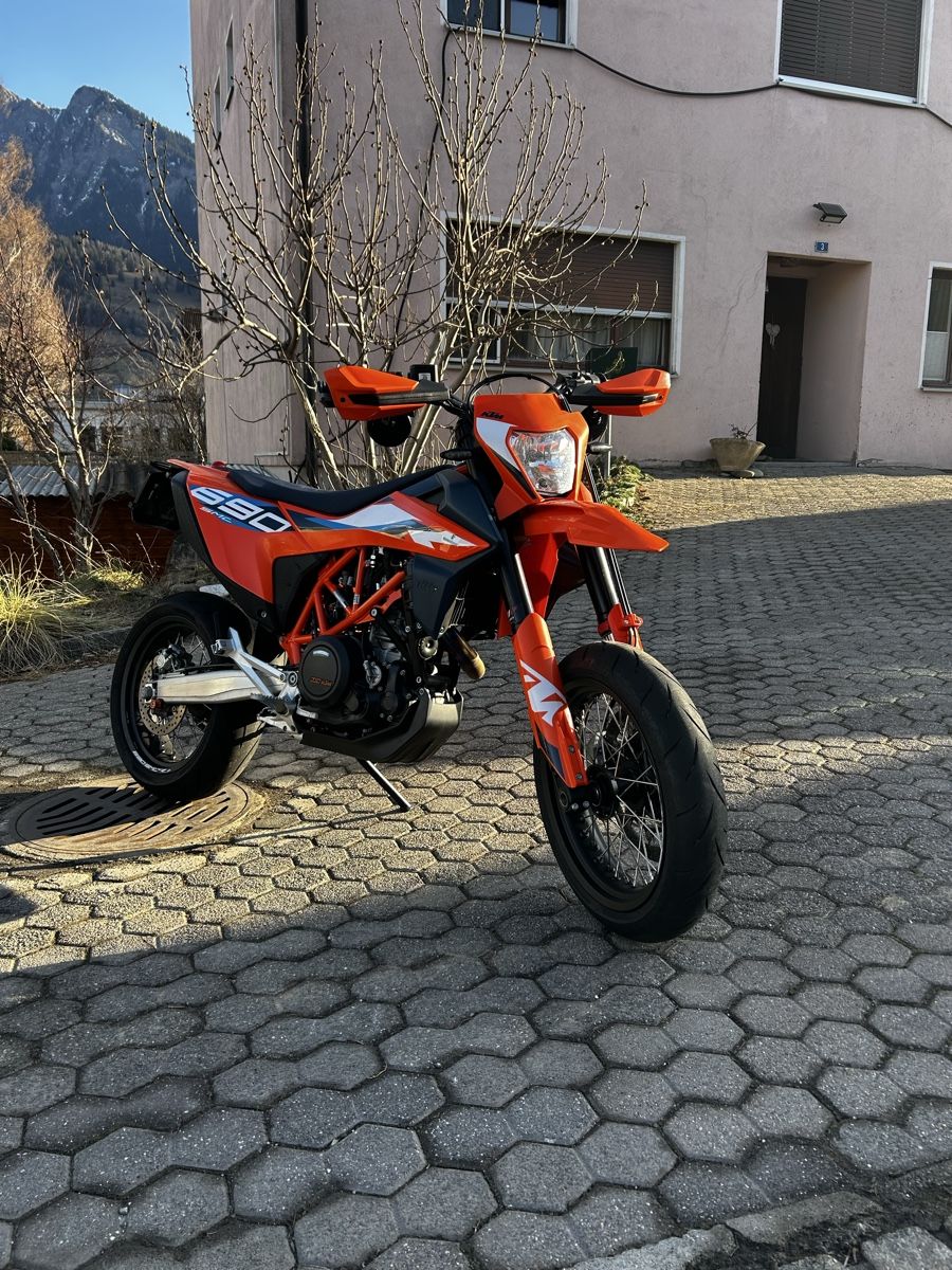 KTM Route: KTM 690 SMC-R – D'occasion à Maienfeld par MoehrAG