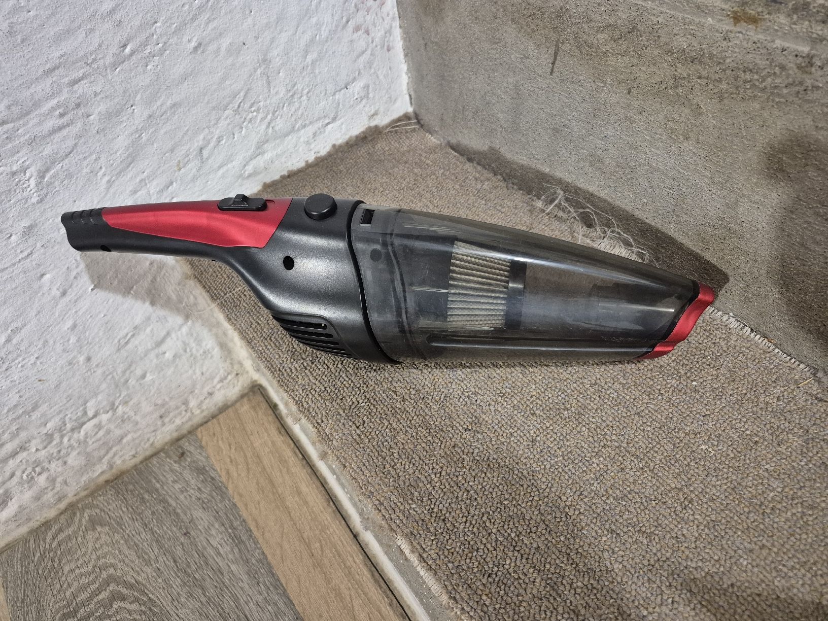 Staubsauger & Zubehör: Handstaubsauger Kabellos – Gebraucht aus Winterthur von Lumi11