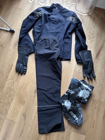 Regenschutz Anzug Grösse XXL, Handschuhe und SchuhÜberzieher