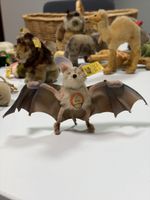 Steiff Fledermaus Eric 1310.00 mit Knopf und Fahne