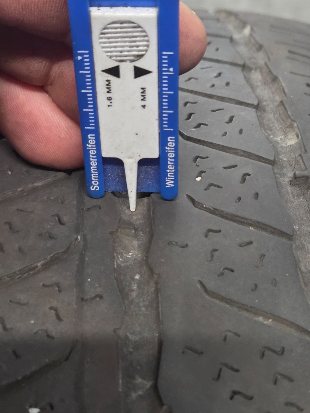 Continental Pneumatici & Ruote complete: 205 / 65 R 16C  continental – Usato da Fischbach-Göslikon venduto da Emanuel.Bardhi 2