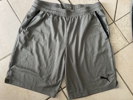 Neue Puma Sportshorts Herren Grösse XL grau