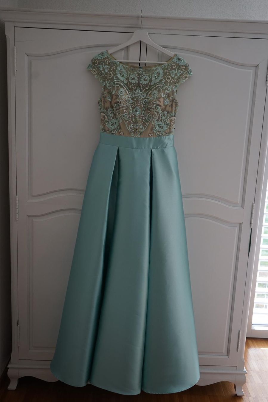 Kleider: Festliches Kleid mit Satin, hellblau, 38 – Neu (gemäss Beschreibung) aus Wangen ZH von Benihas 1