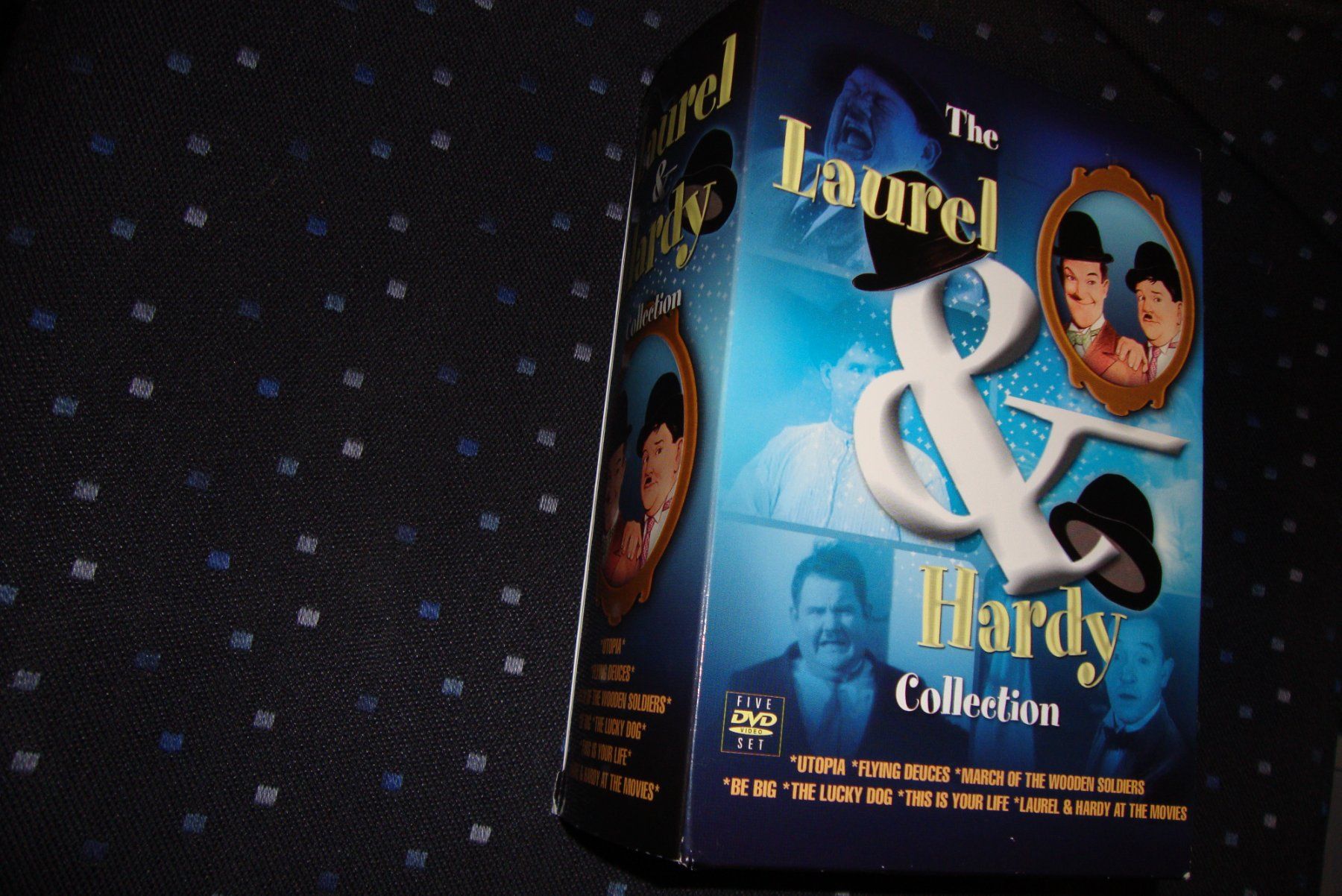 Tous les DVDs: THE LAUREL & HARDY COLLECTION - DVD - ORIGINALVERSION – D'occasion à Bern par carola31 5