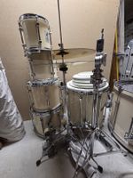 Schlagzeug Teile beige inklusive Hi Hat gebraucht
