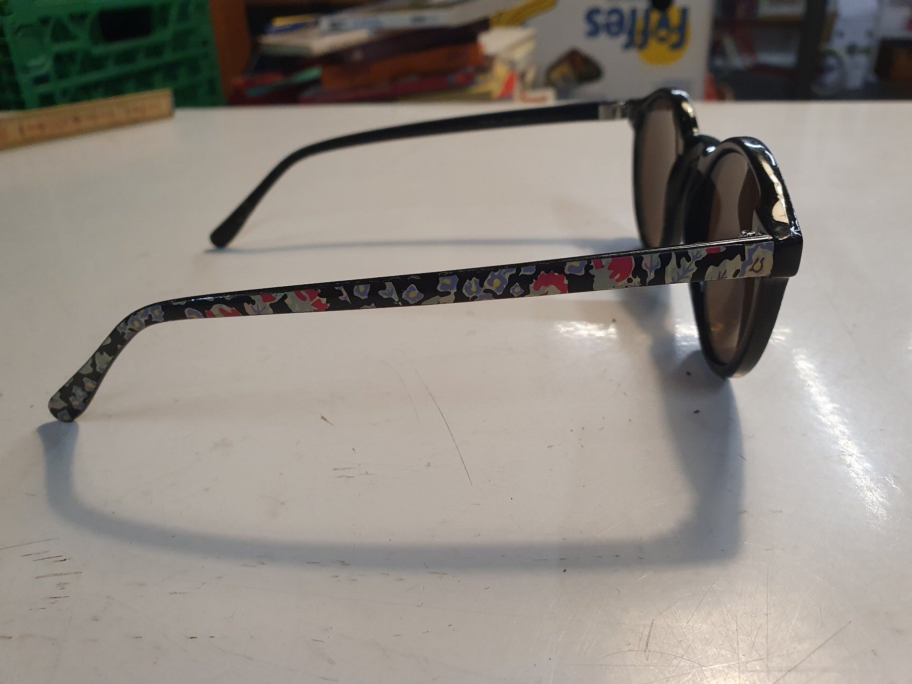 Lunettes & Verres: Kindersonnebrille mit Blumenmuster – D'occasion à Zürich par loosebone 3
