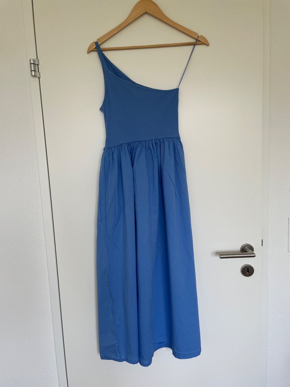 Zara Vestiti: Zara Kleid one-shoulder blau Grösse L – Usato da Buchs SG venduto da VintageHomeCH 1