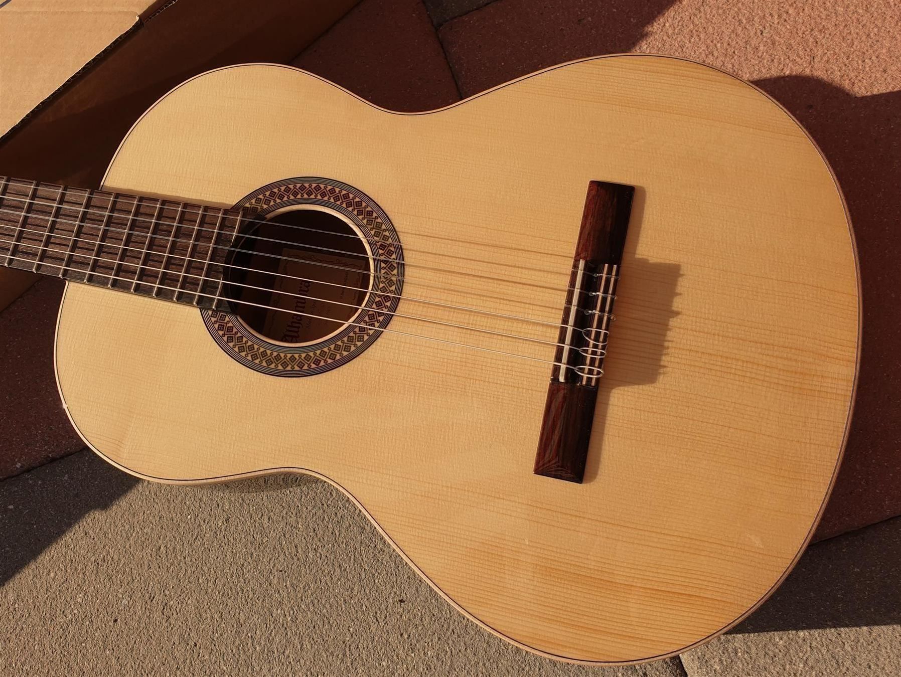 Alhambra Strumenti musicali: Klassische Gitarre Alhambra 4/4-tel, 2CA – Nuovo (secondo la descrizione) da Wöschnau venduto da Musikhaus-Luethy5012 2