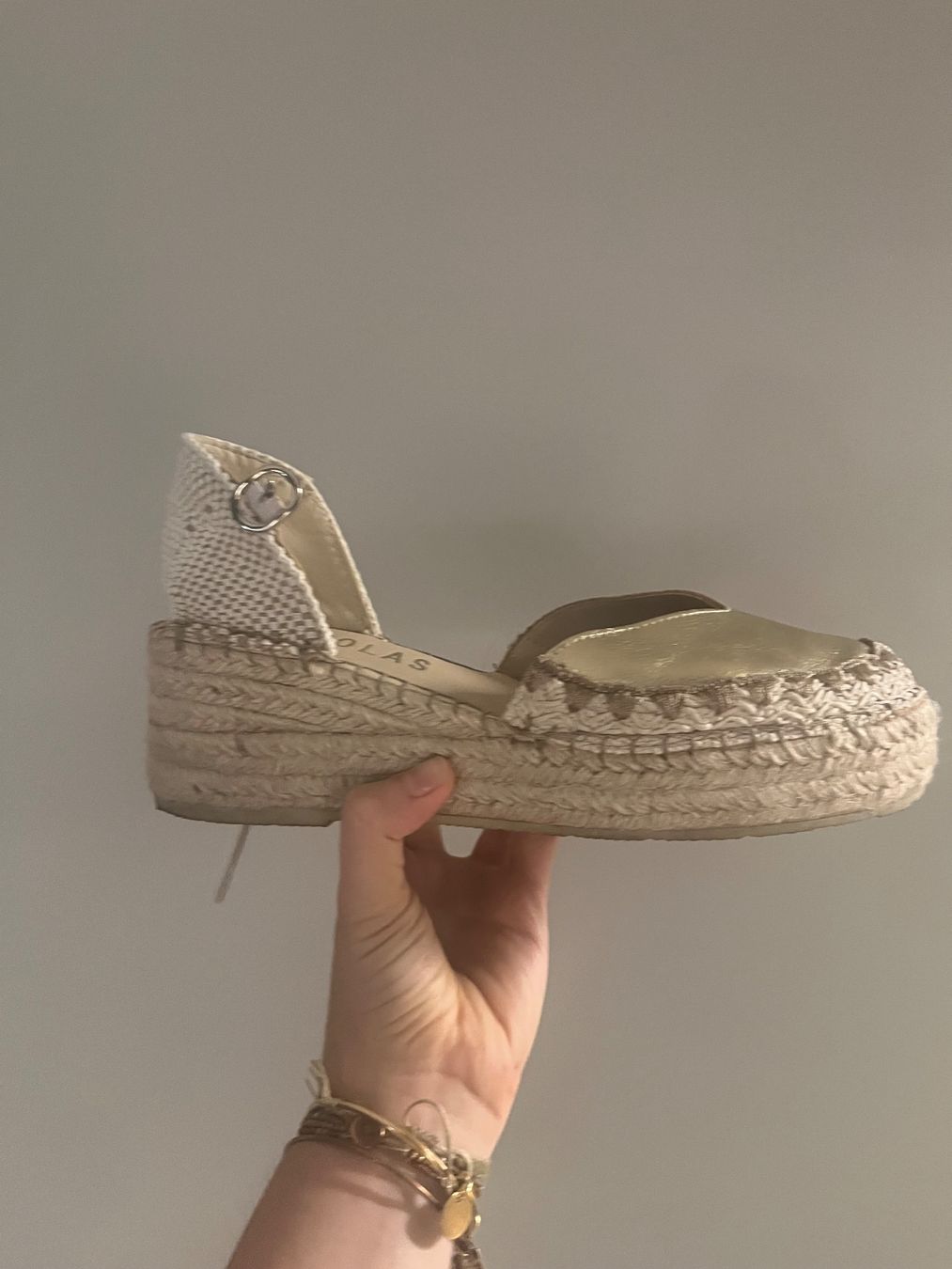Scarpe da donna: Fabiolas Metallic Leather Espadrille With Wedge Heel – Nuovo (secondo la descrizione) da Sorengo venduto da cle_p7z5 6