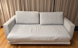 Bettsofa BPA International mit Spuren von Katze