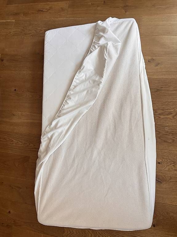 Biancheria da letto: Träumelandmatratze mit Matratzenschutz – Usato da Bettwil venduto da Tamsche97