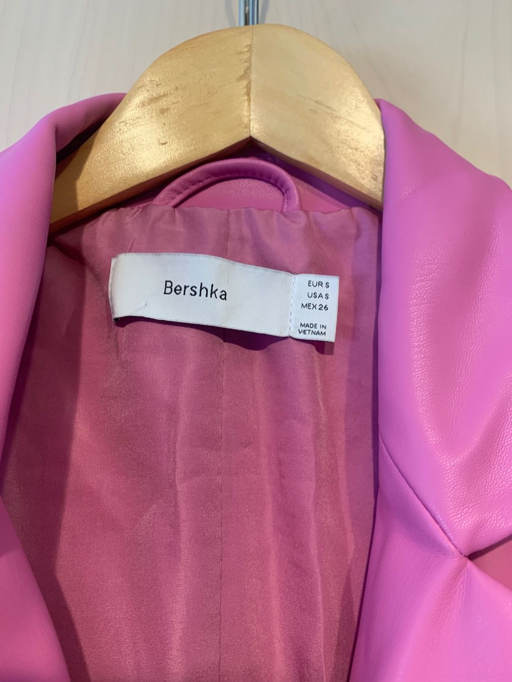 Bershka Giacche: Pinker Bershka Blazer in Lederoptik, Grösse S – Usato da Rosshäusern venduto da MiJoDoOl 2