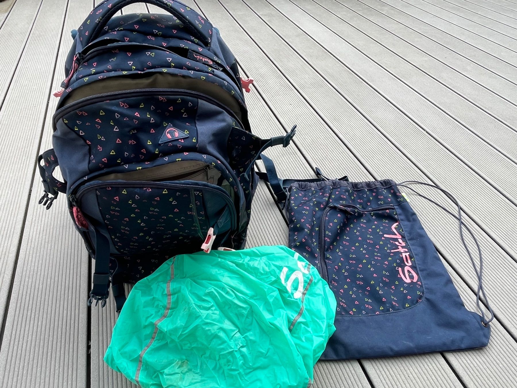 Satch Borse & Zaini: Satch Schulrucksack inkl. Turnbeutel und Regeschutz – Usato da Gelterkinden venduto da No_free_name