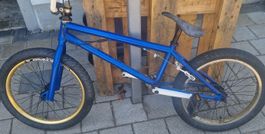 BMX Velo blau mit goldener Felge 20 zoll, guter Zustand