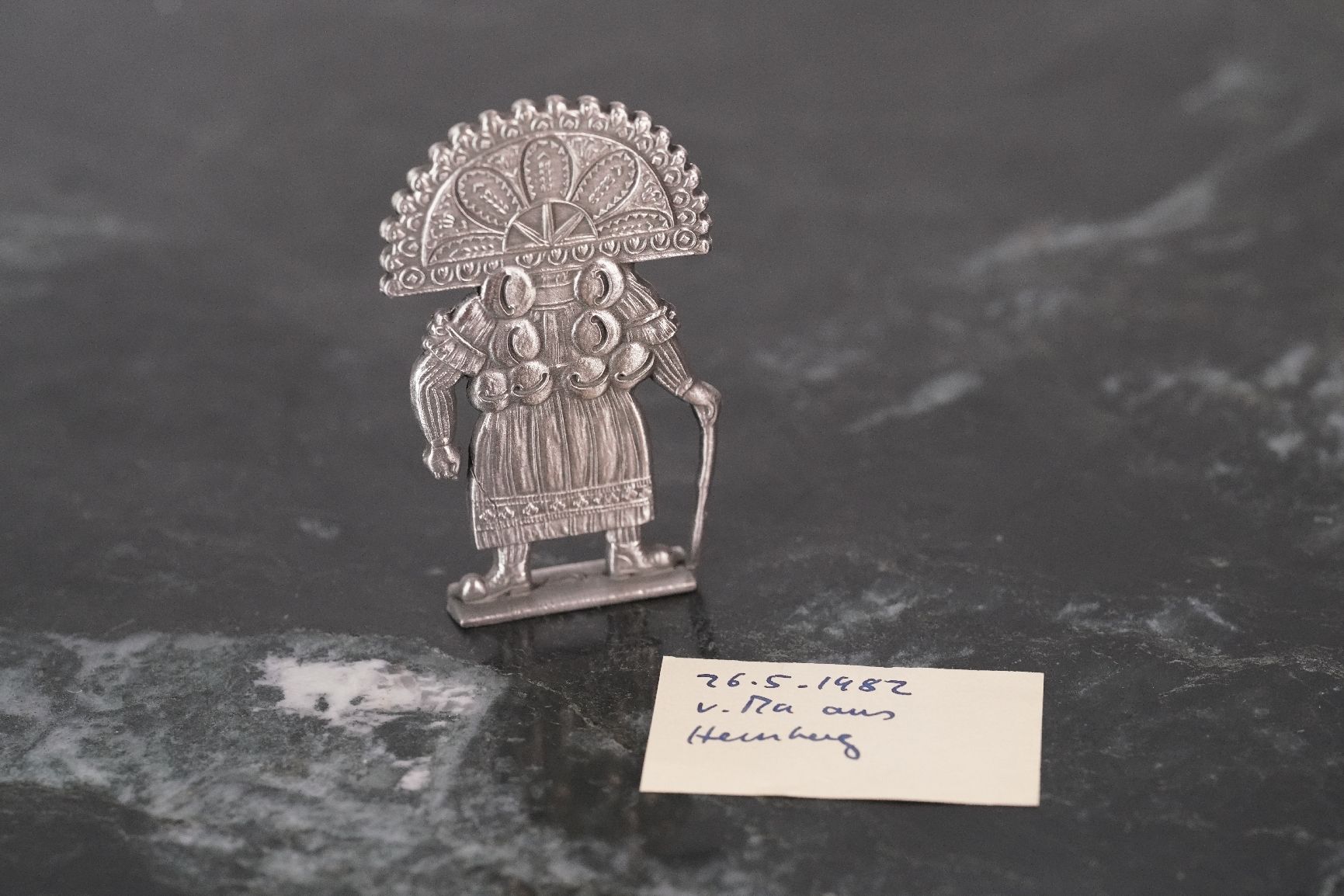 Statuette: Zinnfigur Person mit Stock – Usato da Bülach venduto da Max_W. 1