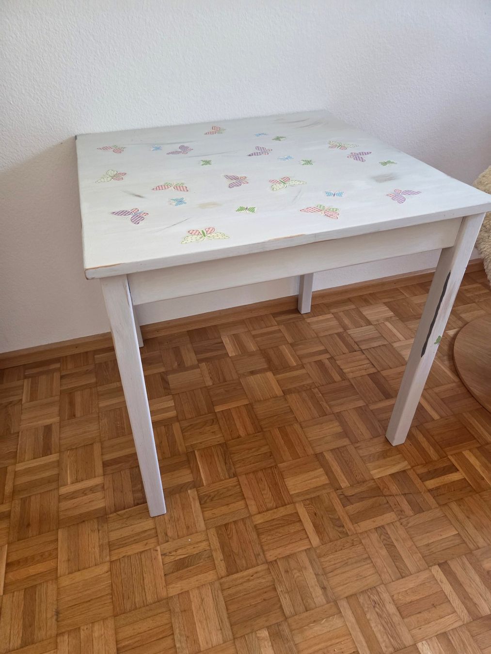 Tavoli: Quadratischer Holztisch Schmetterlinge – Usato da Reinach BL venduto da Manga7
