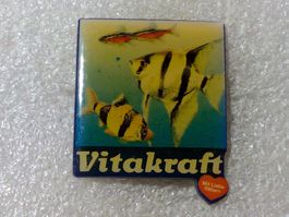 Ansteckpin 111: Vitakraft