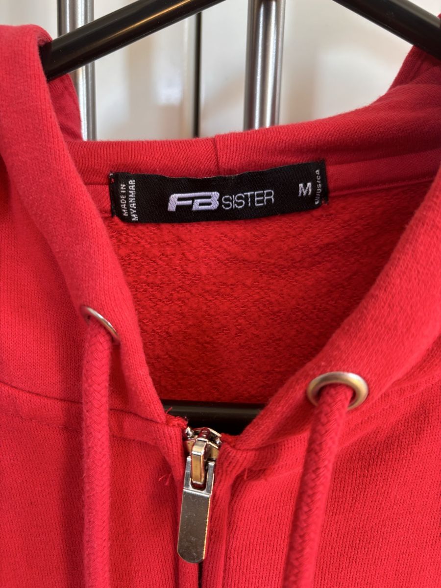 Maglioni & Felpe: roter Zipper mit Glitzersteinen – Usato da Erlen venduto da xdi_yy28 2